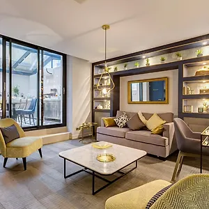 Hotel Logis Jardin De Villiers, París