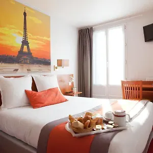 Alyss Saphir Cambronne Eiffel Otel